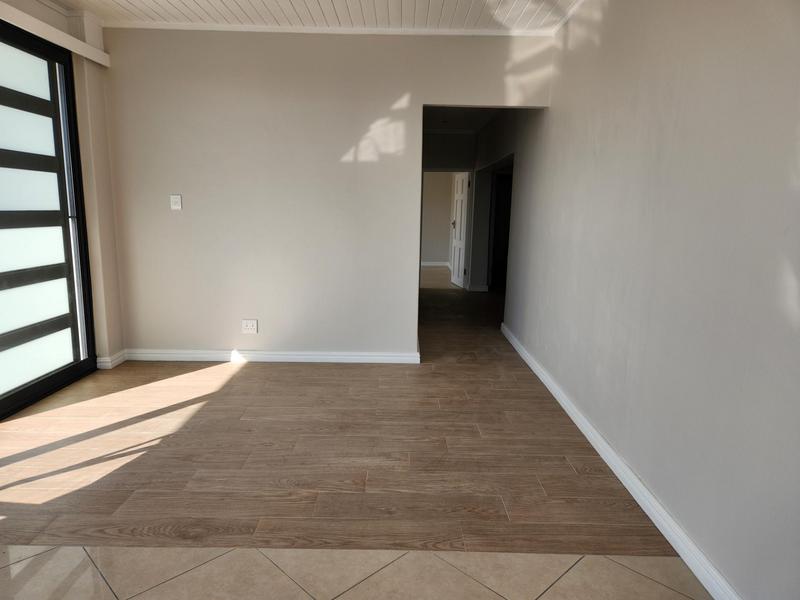 To Let 4 Bedroom Property for Rent in University Estate Western Cape